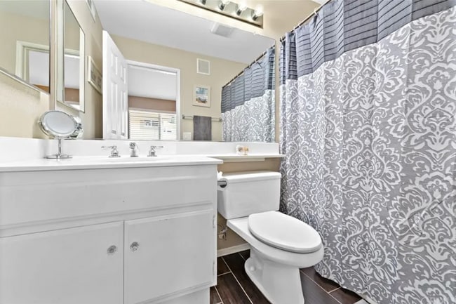 Building Photo - 27 Pso Del Sol