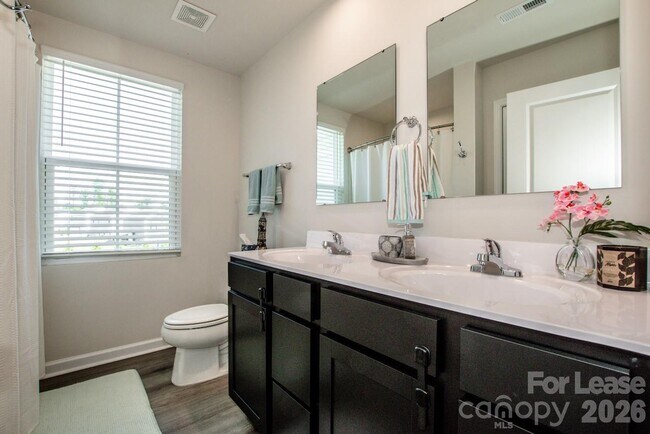 Building Photo - 177 Crownpiece St