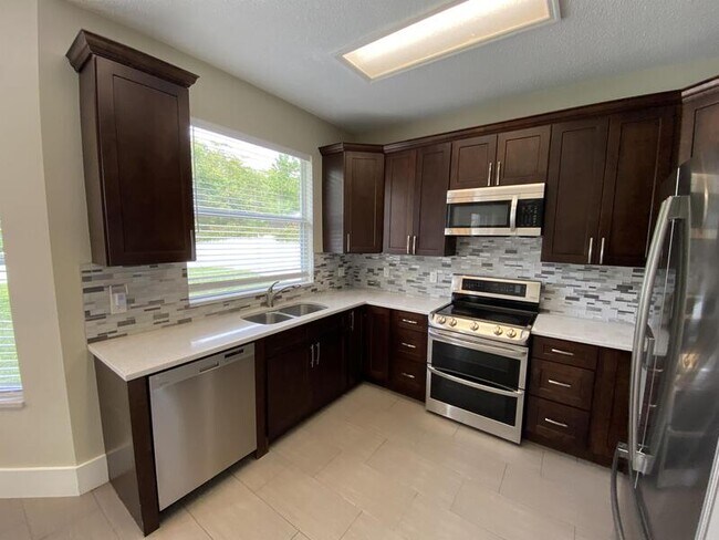 Building Photo - 4115 Andover Cay Blvd