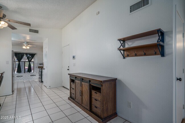 Building Photo - 6450 W Lawrence Ln