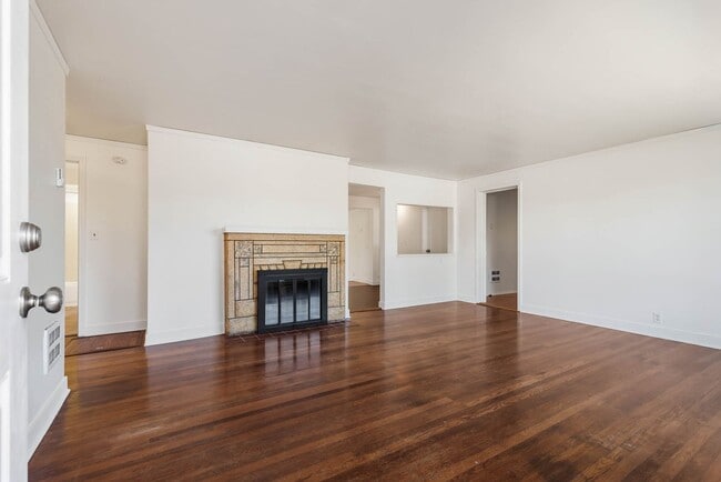 Building Photo - 15577 9th Ave NE
