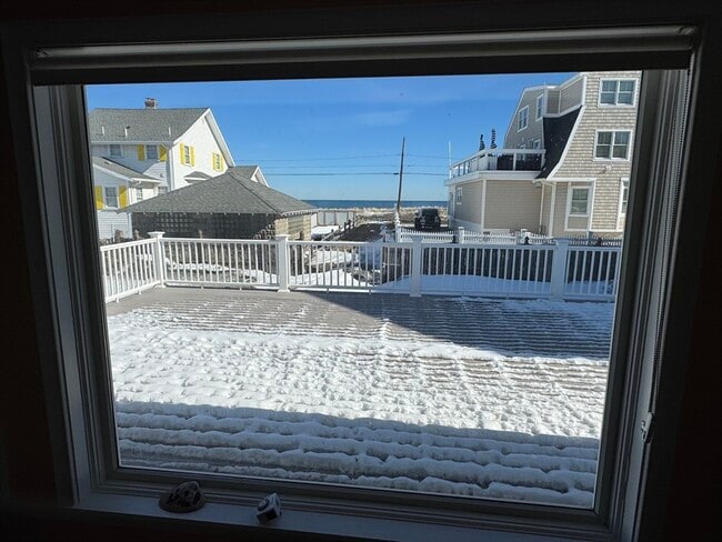 Building Photo - 124 Manomet Ave