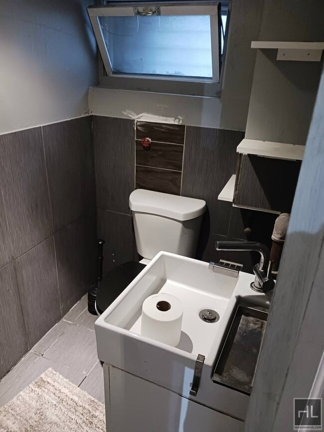 Building Photo - 128 STREET