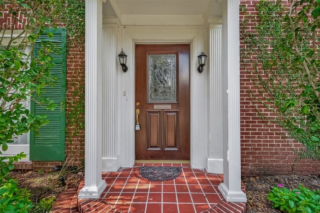 Building Photo - 7128 Staffordshire Blvd