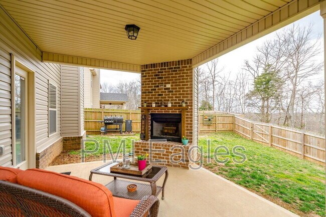 Building Photo - 2067 Bandera Dr