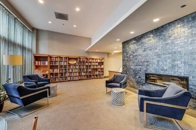 Building Photo - 420 E Waterside Dr