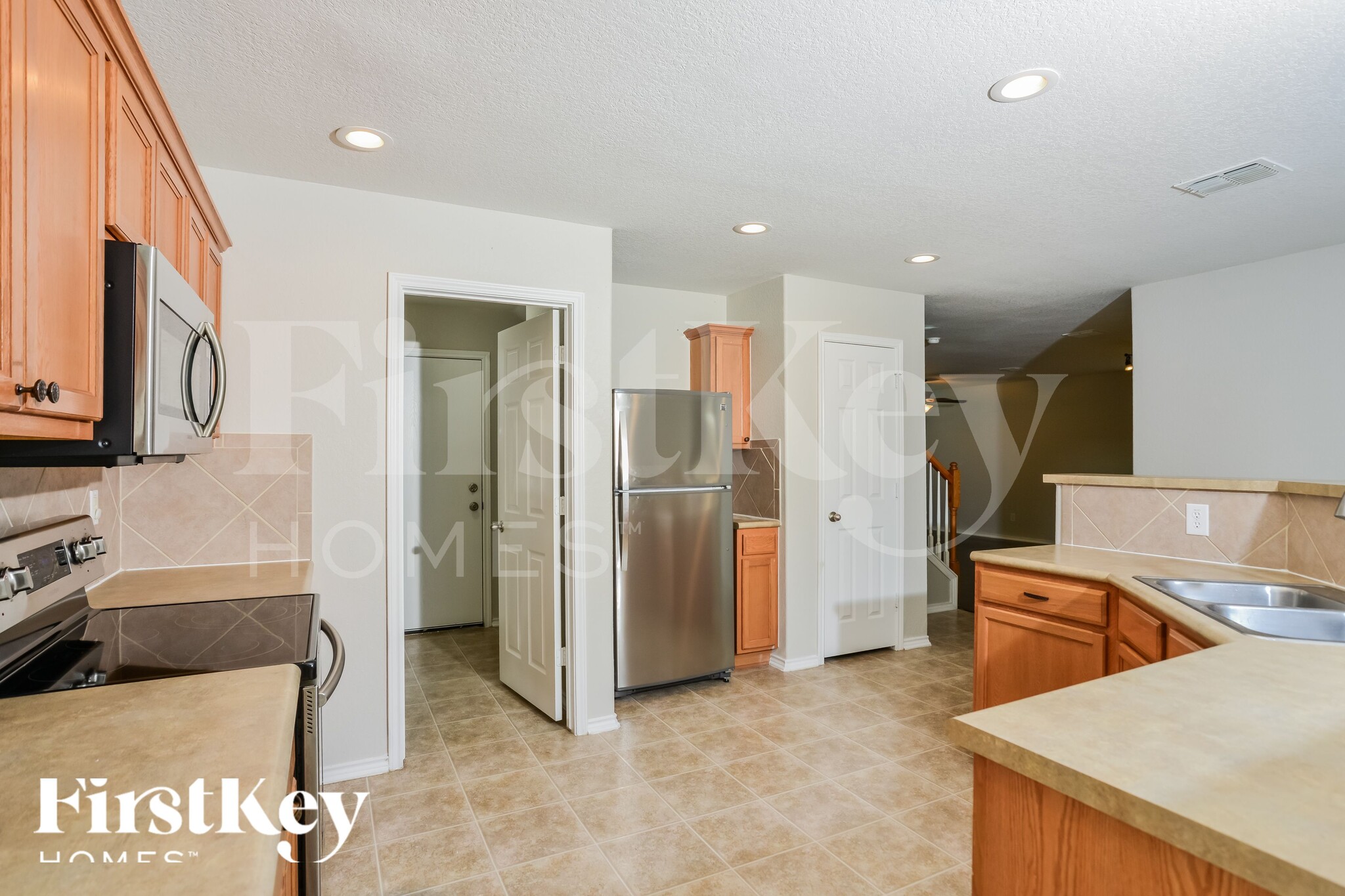 Building Photo - 12630 Point Summit