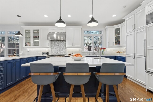 Building Photo - 166 Edward Pl