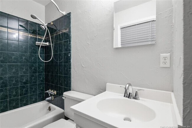 Building Photo - 508 Waterbury Dr
