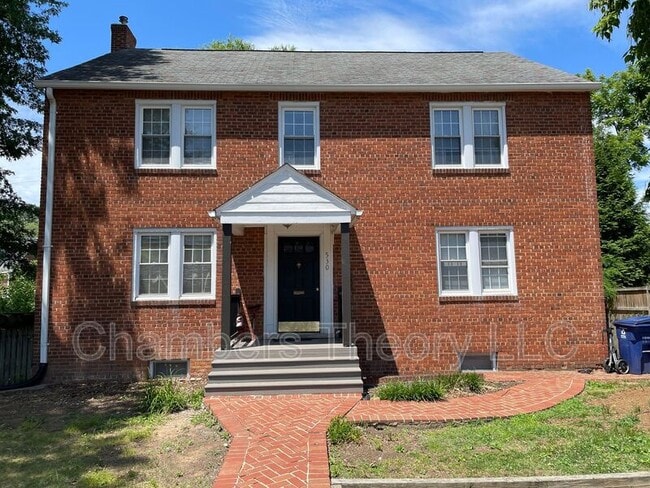 Building Photo - 530 N Nelson St