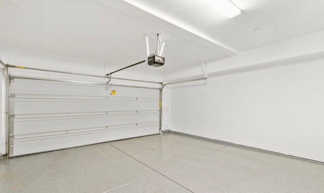 Building Photo - 4363 E Commerce Way