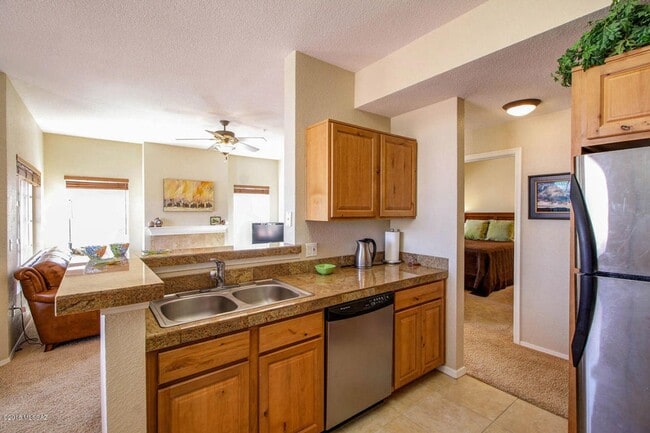 Building Photo - 1500 E Pusch Wilderness Dr