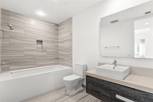 Building Photo - 1100 Biscayne Blvd