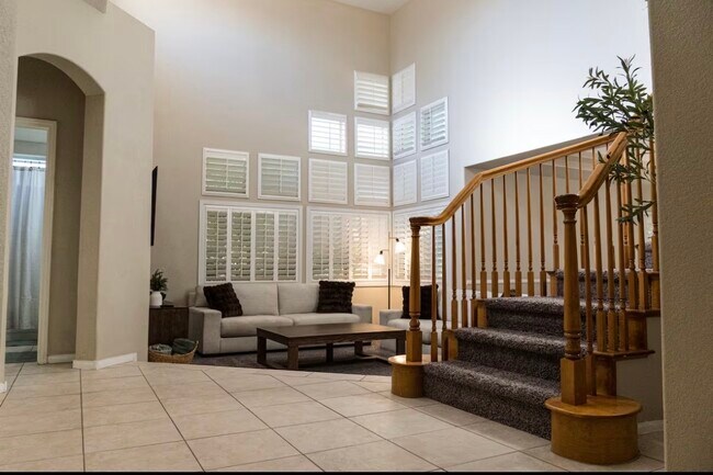 Building Photo - 2536 El Paso Grande Ave