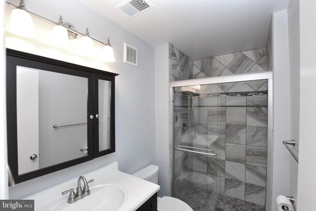 Building Photo - 5843 Wye Oak Commons Ct