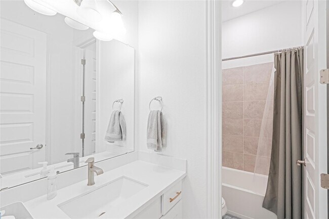 Building Photo - 3037 Sage Ranch Dr