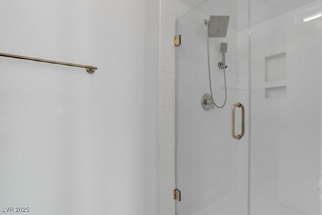 Building Photo - 8953 Diamond Falls Dr