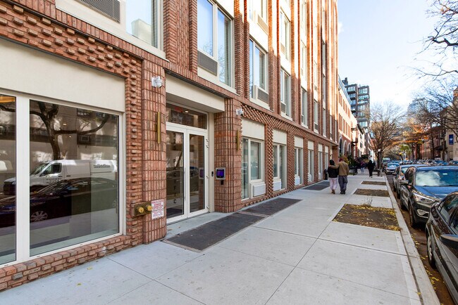 Building Photo - 525 Pacific St