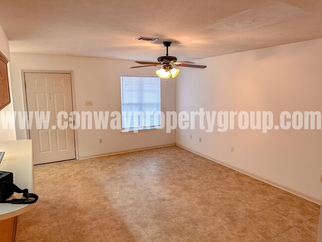 Building Photo - 1750 Longfellow Dr