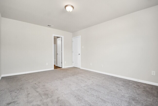 Building Photo - 15665 Briar Frst Dr