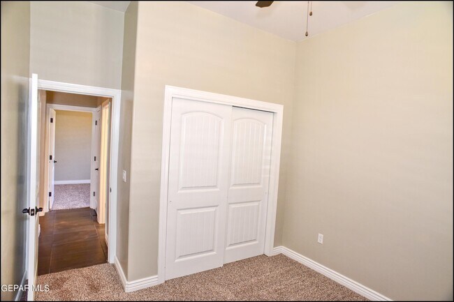 Building Photo - 14664 Sunny Land Ave