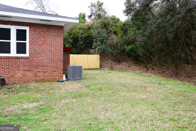 Building Photo - 118 Dougherty St