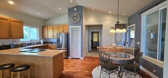 Building Photo - 73-1207 Kuakapu St