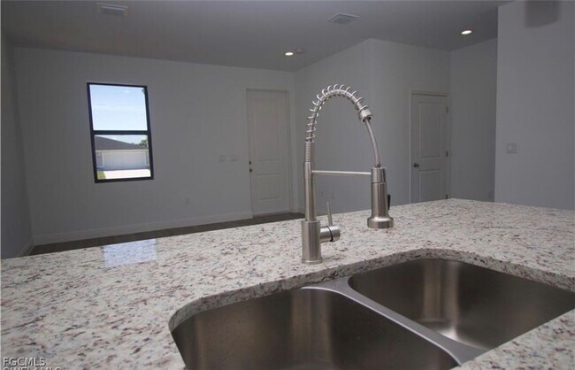 Building Photo - 8004 Spice Ct