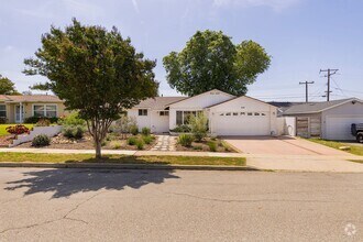 Building Photo - Oak View 3 bedroom 2 bath