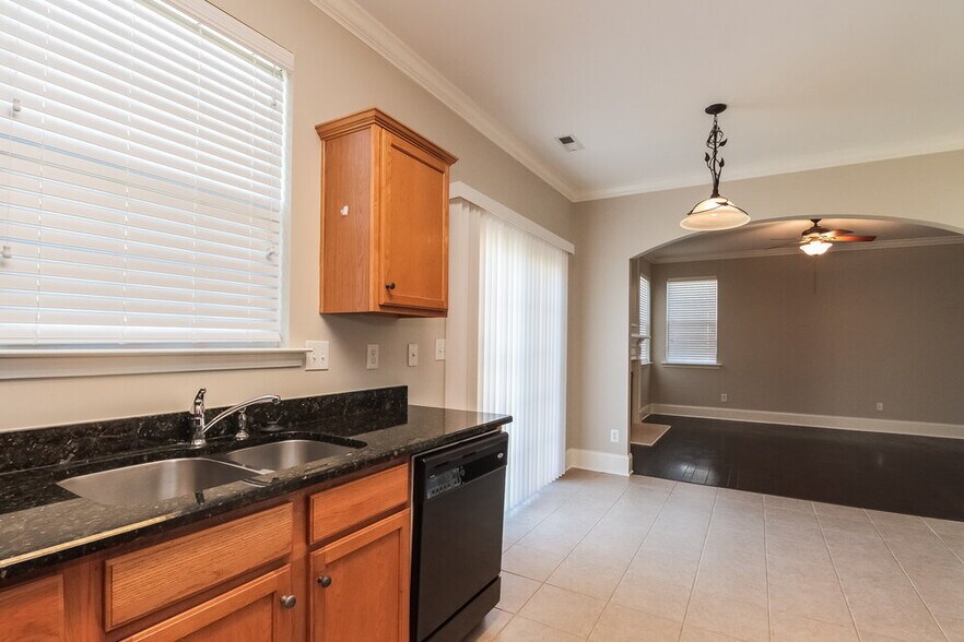 Building Photo - 3412 Market View Dr