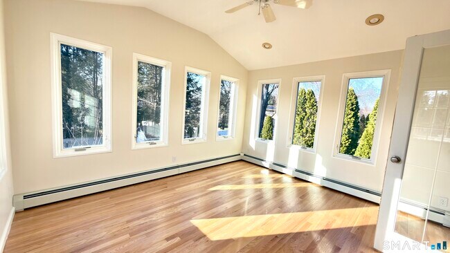 Building Photo - 309 Brookfield St