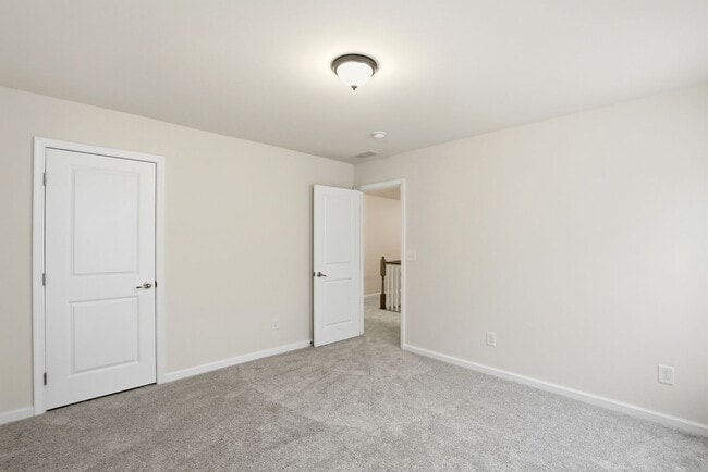 Building Photo - Move-In Ready Gem Near UNCC with Fresh Updates