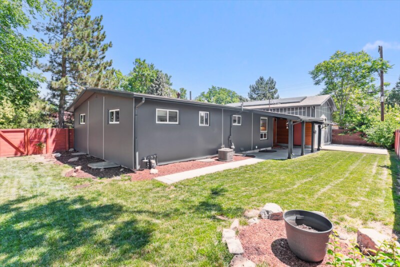 Building Photo - 5480 W Iowa Ave