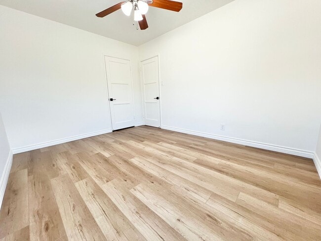 Building Photo - Charming Remodeled Lakewood Home with Bonu...