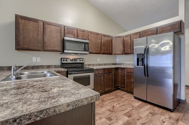 Building Photo - 2644-48 W Timberlake Dr