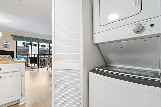 Building Photo - 1605 S US Hwy 1