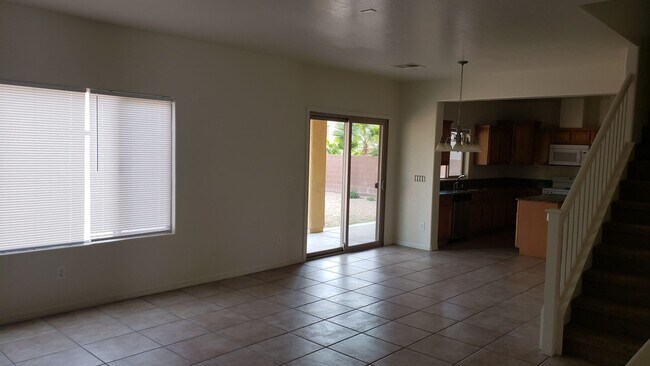 Building Photo - Spacious floorplan