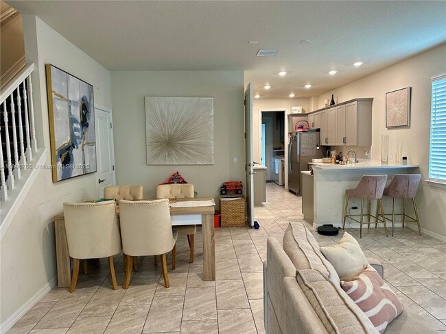 Building Photo - 4144 Greenway Dr