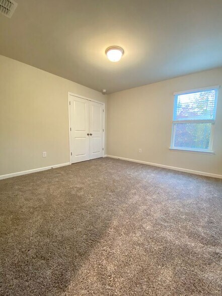 Building Photo - 151 Cedar Ln