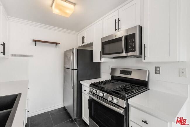 Building Photo - 1125 Pico Blvd