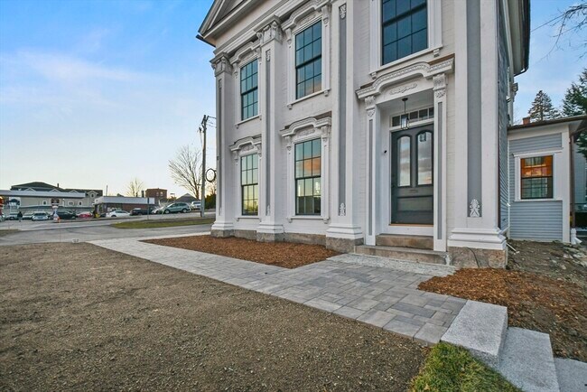 Building Photo - 30 E Main St