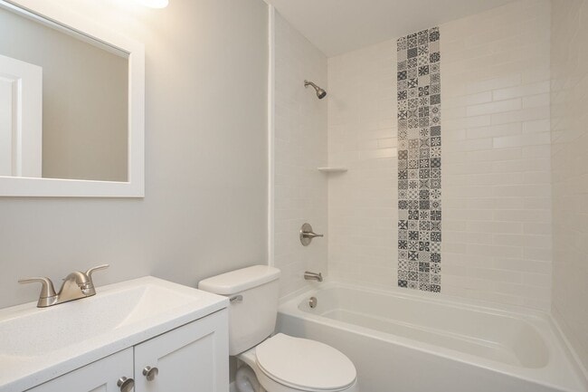 Building Photo - Available June. Large house, fenced back yard, renovated, fenced back, pets ok, great for house s...