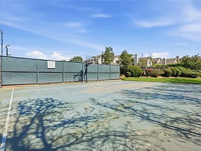 Building Photo - Newly Renovated 2BD Condo in Gated Community Now Available!