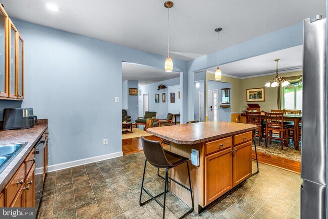 Building Photo - 10870 Hammond Dr