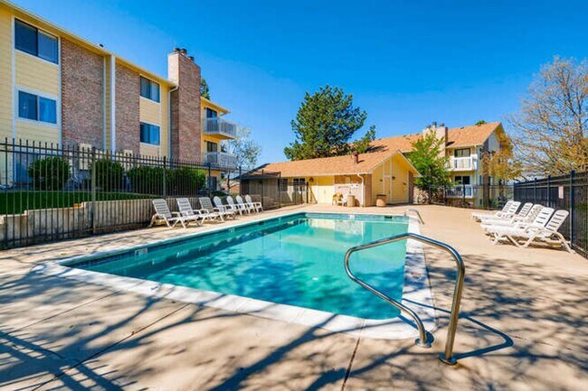 Building Photo - Beautiful 2 BR