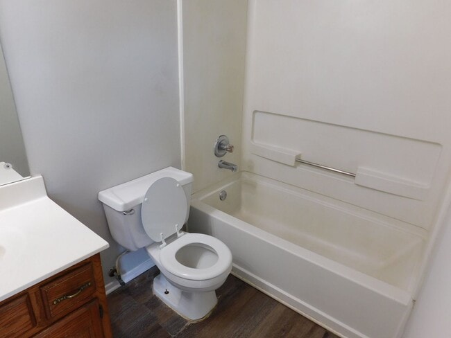 Building Photo - 5840 Waverly Dr