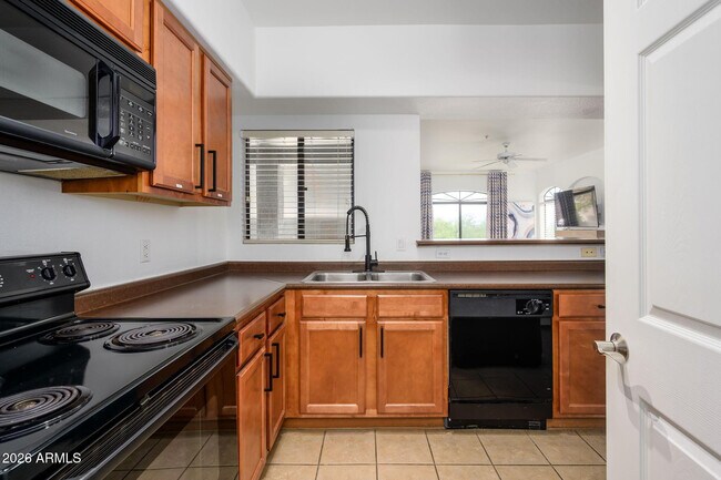 Building Photo - 15095 N Thompson Peak Pkwy