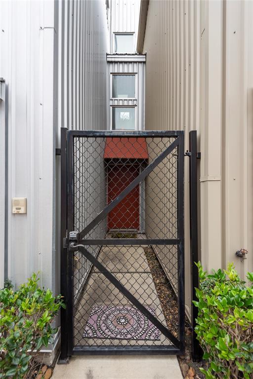 Building Photo - 3044 Commerce St