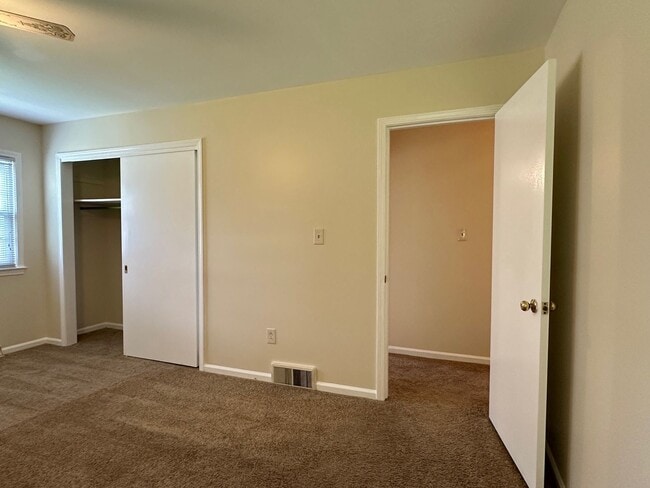 Building Photo - COMING SOON! Beautiful House in Tates Creek! 3 BR, 2.5 Baths, Finished Basement & Garage