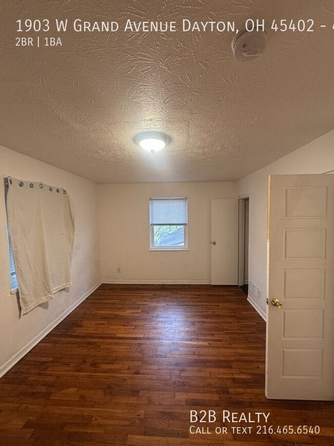 Building Photo - 1903 W Grand Ave